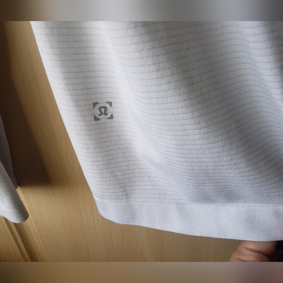 Lululemon Men's Gray Long Sleeve Training Shirt Medium - Picture 8 of 10